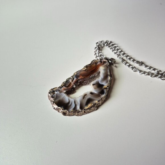 Upcycled Agate Necklace - Picture 4 of 4
